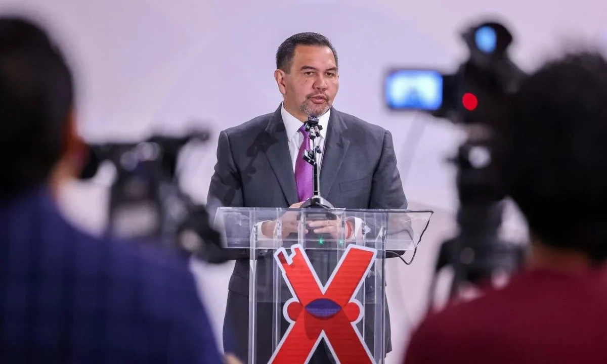 El alcalde morenista de Ciudad Juárez, Cruz Pérez Cuéllar, adelantó que van a retirar los promocionales con su imagen.