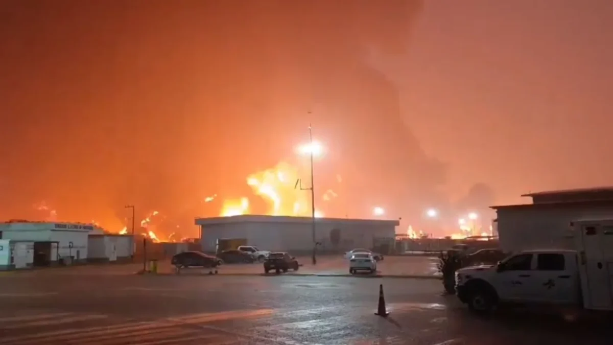 Apoyará Pemex a familias de fallecidos por incendio afuera de refinería Dos Bocas, FGR hará peritajes