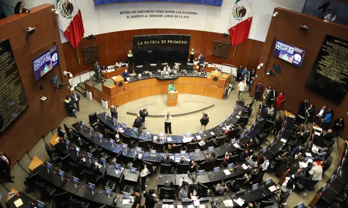 Aprueban comisiones del Senado reforma que elimina pensiones doradas