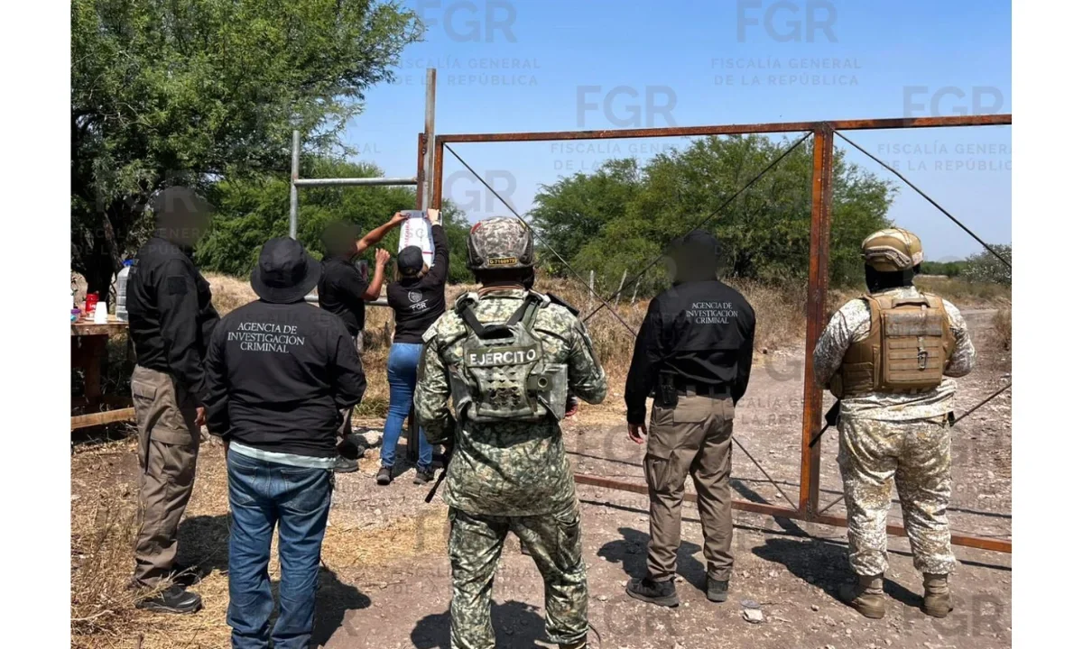 Foto: Especial /la FGR aseguró en un operativo de 2 millones de litros de huachicol