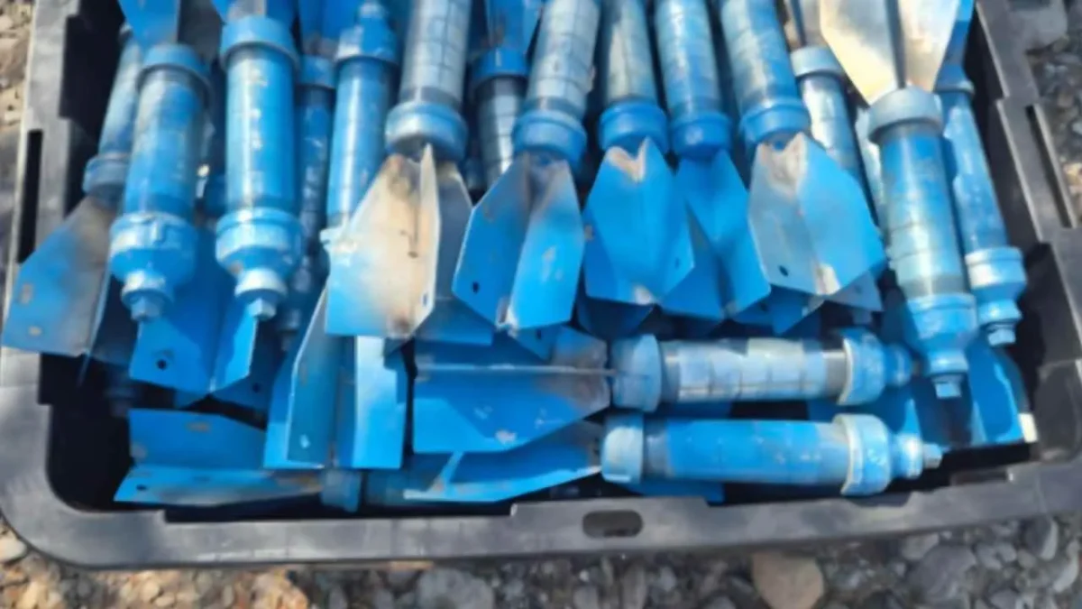 Fuerzas federales y estatales aseguraron 347 artefactos explosivos en Badiraguato, Sinaloa.