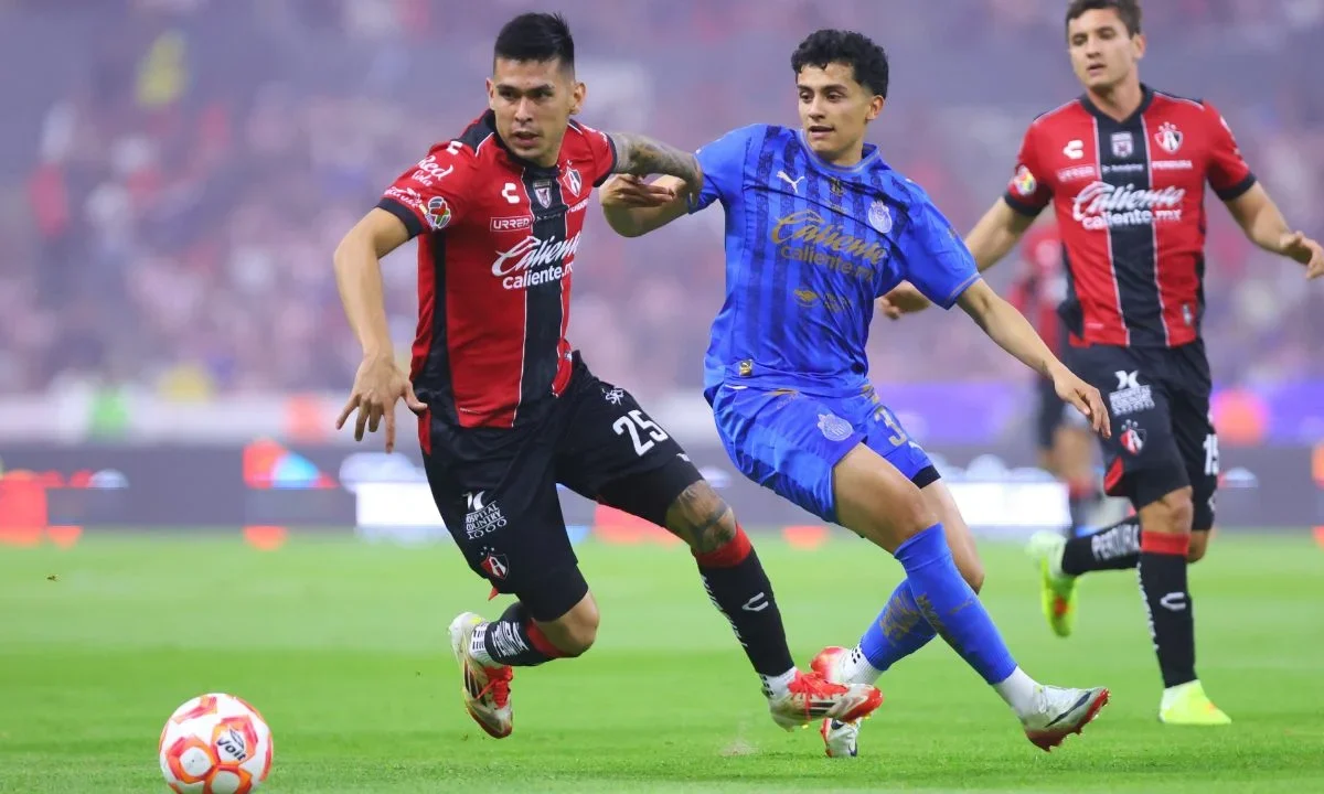 Con este resultado Chivas alcanza el tercer lugar de la tabla, por debajo de Cruz Azul y Toluca; mientras que Atlas se va al lugar siete.