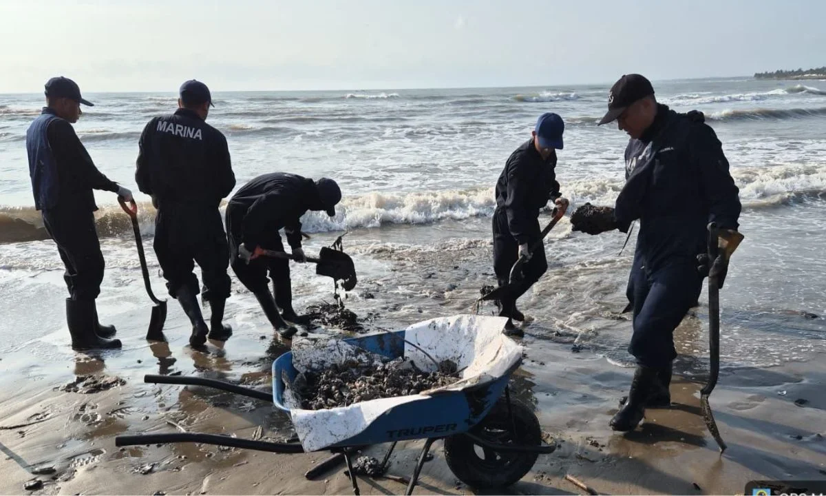 Limpieza de hidrocarburos en Veracruz y Tabasco.