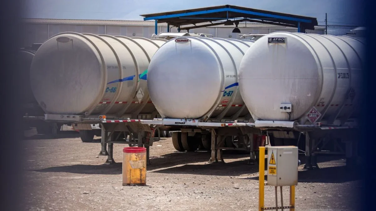 El impacto más fuerte de la guerra, al momento dispara, más de 30% el petróleo al cierre de esta edición del domingo.