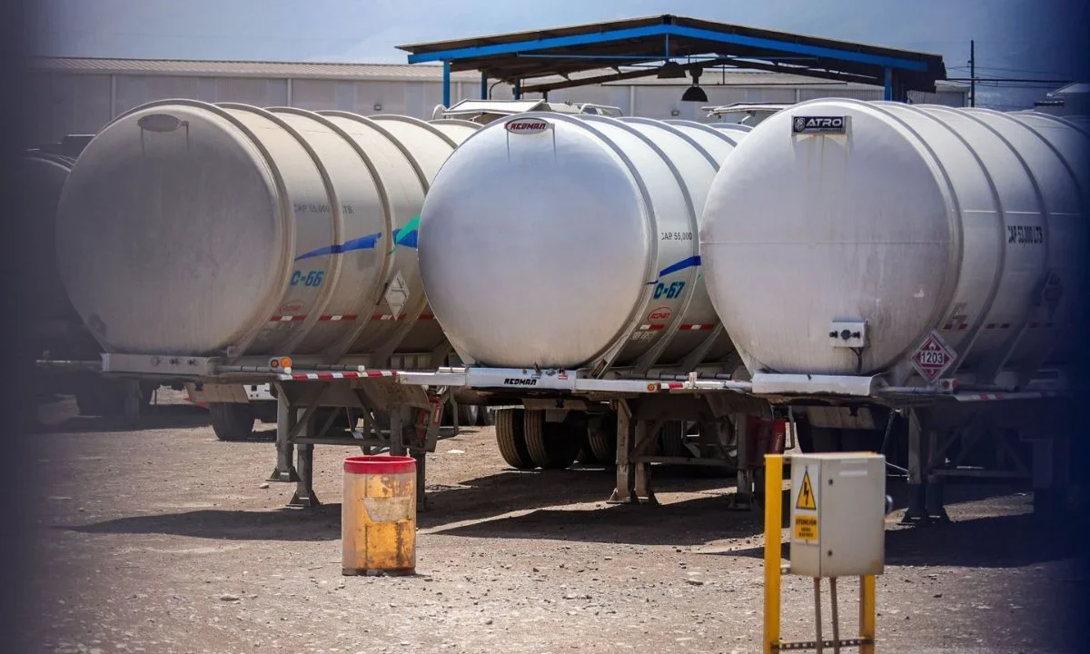El impacto más fuerte de la guerra, al momento dispara, más de 30% el petróleo al cierre de esta edición del domingo.