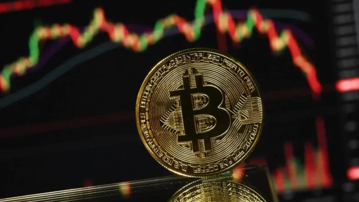 Bitcoin operaba este domingo entre los 66 y 67 mil dólares, con movimientos notables tocando mínimos de 65,600 y máximos de 68 mil dólares.