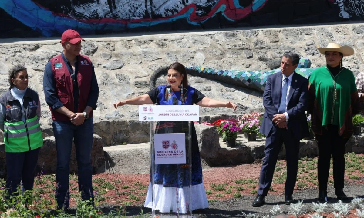 Clara Brugada inauguró el primer jardín de captación de agua pluvial en inmediaciones del Estadio Azteca, en la alcaldía Coyoacán.