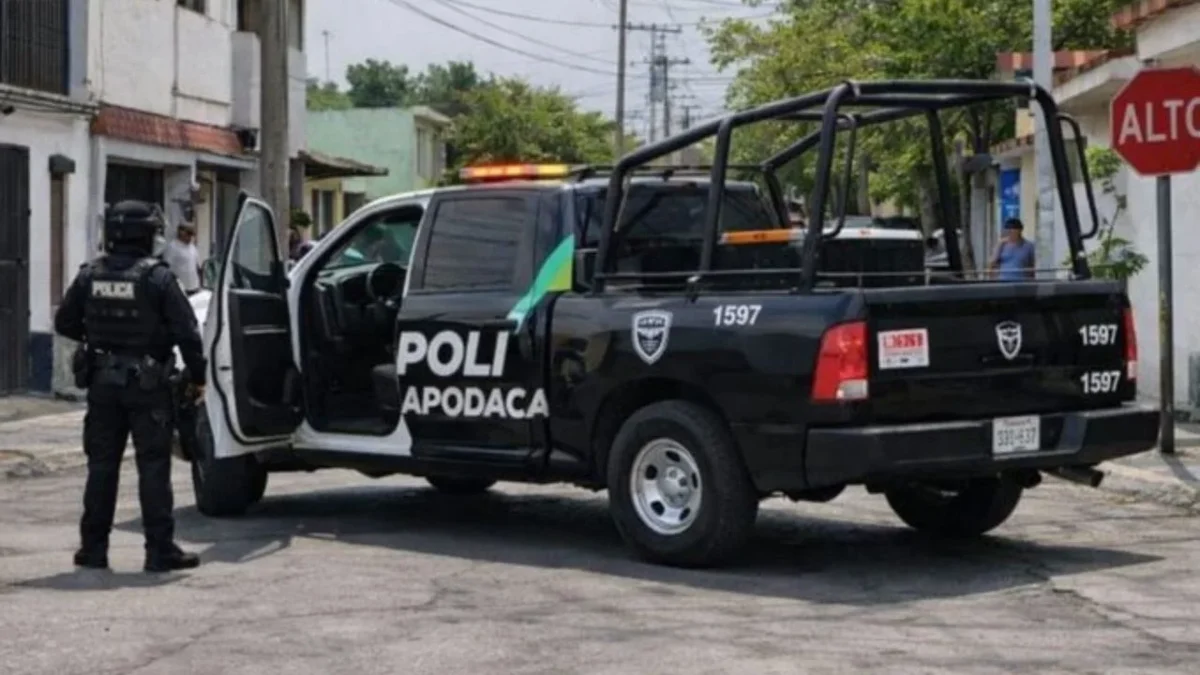 Un sujeto intentó asaltar una estética, lo descubrieron y tomó a una empleada como rehén en Apodaca, pidió comida y un auto para huir.