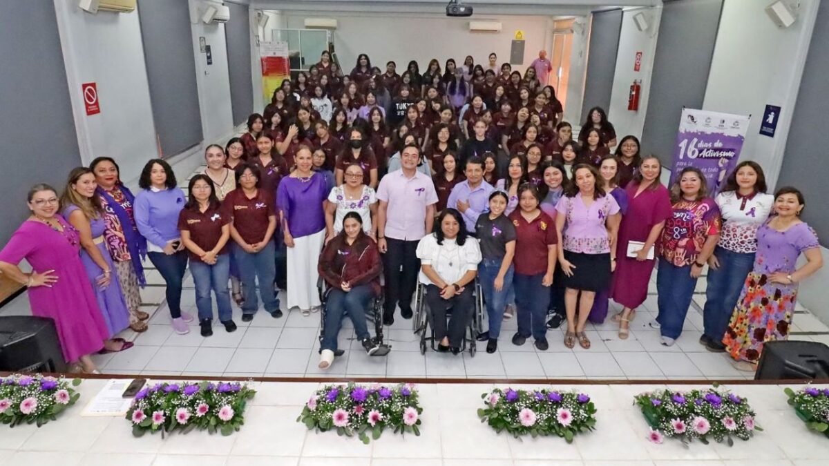 Con la participación de alumnas, docentes y mujeres del área administrativa, CECYTEC realizó el Conversatorio de Reflexión Sobre el 8 de Marzo