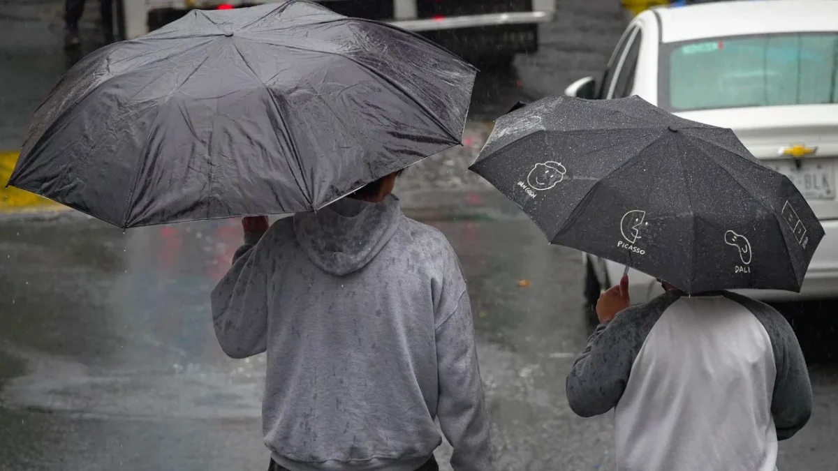 Clima hoy: lluvias fuertes con descargas eléctricas impactan Chiapas y Tabasco, mientras vientos intensos afectan el norte del país.