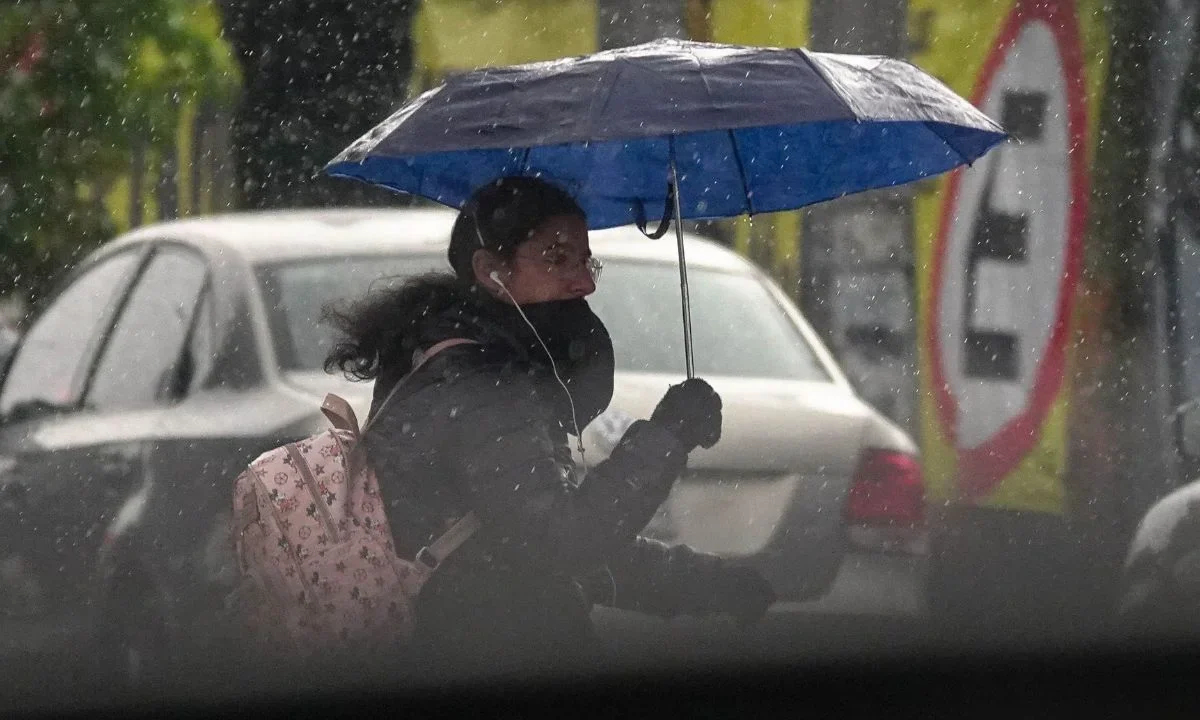 Lluvias fuertes, vientos intensos y posible formación de torbellinos o tornados afectarán el norte de México durante el clima hoy debido al avance del frente frío 39.