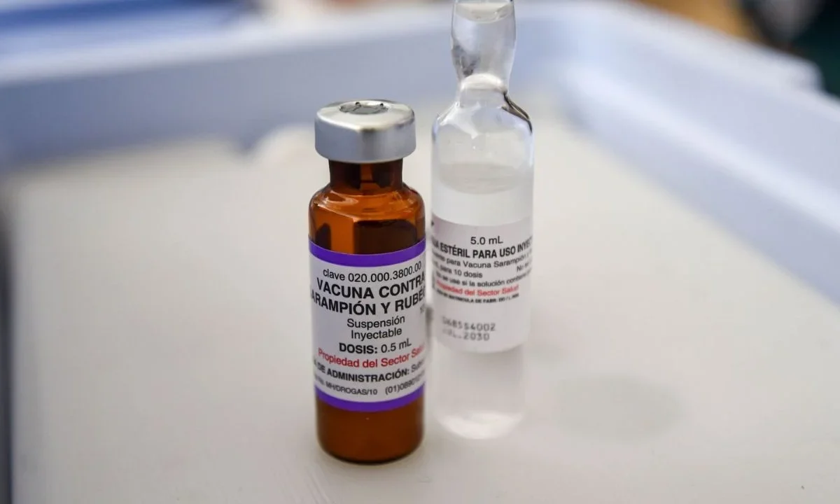 La Cofepris emitió tres alertas sanitarias, dos por robo de medicamentos y vacunas, así como la venta ilegal de trikafta.