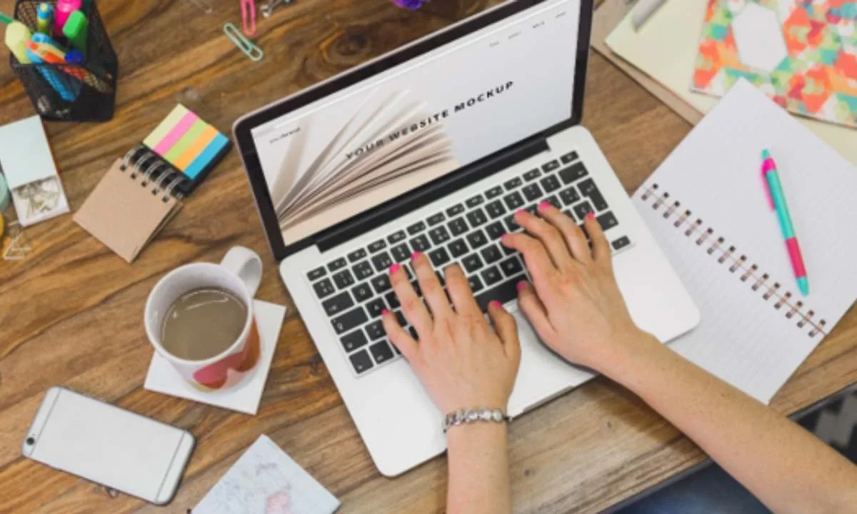 Las laptops no deben contar únicamente con altavoces “fuertes”, sino que también deben disponer de tecnologías que ofrezcan un audio claro, envolvente y optimizado.