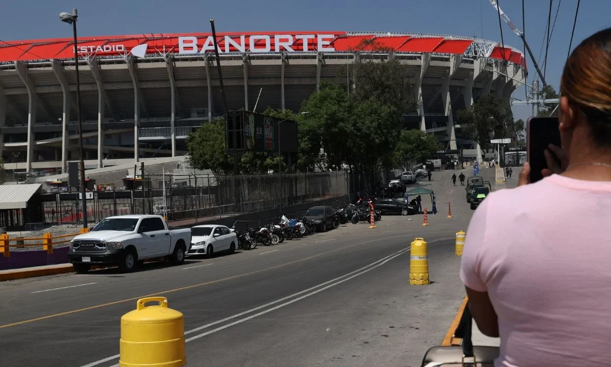 La alcaldía Coyoacán implementará controles de acceso para residentes en colonias cercanas al Estadio Azteca durante el partido inaugural.