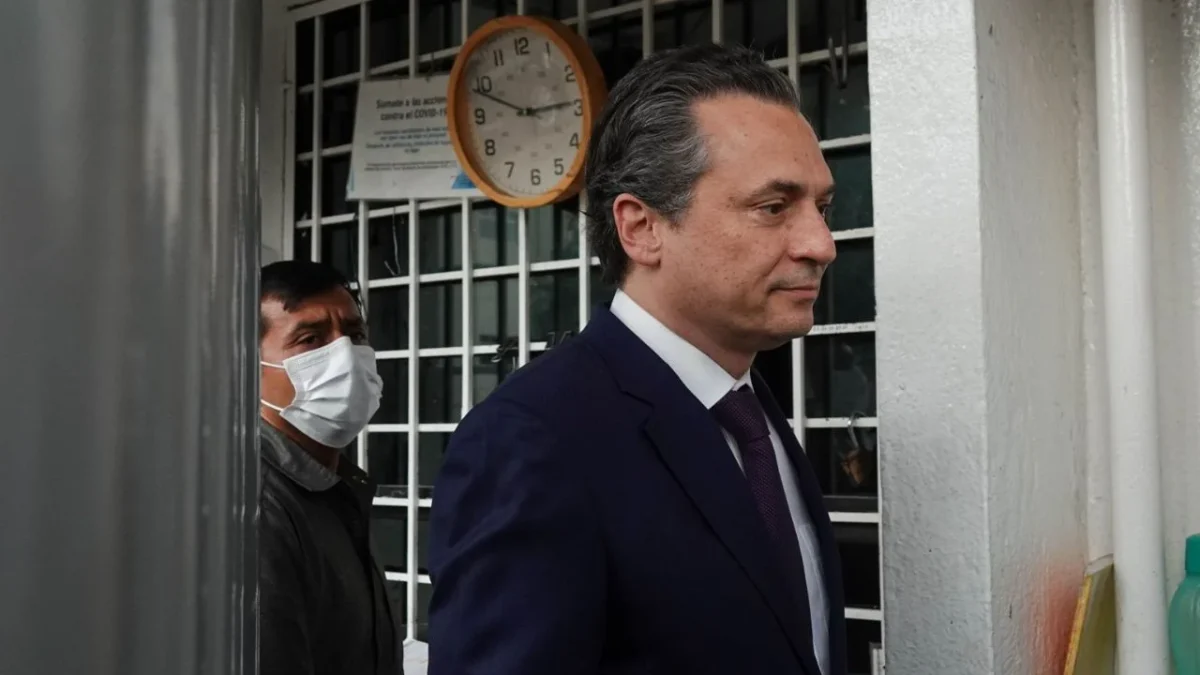 Jorge N, quien era contador de Emilio Lozaya, exdirector de Pemex, recibió la medida cautelar de prisión preventiva por defraudación fiscal.