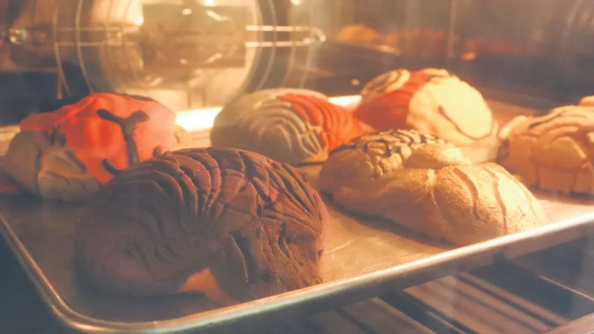Sueño. El ingeniero químico dejó de lado el laboratorio para incursionar en una labor más dulce: la panadería. Con el tiempo ha mejorado su técnica y sueña con su propio local.
