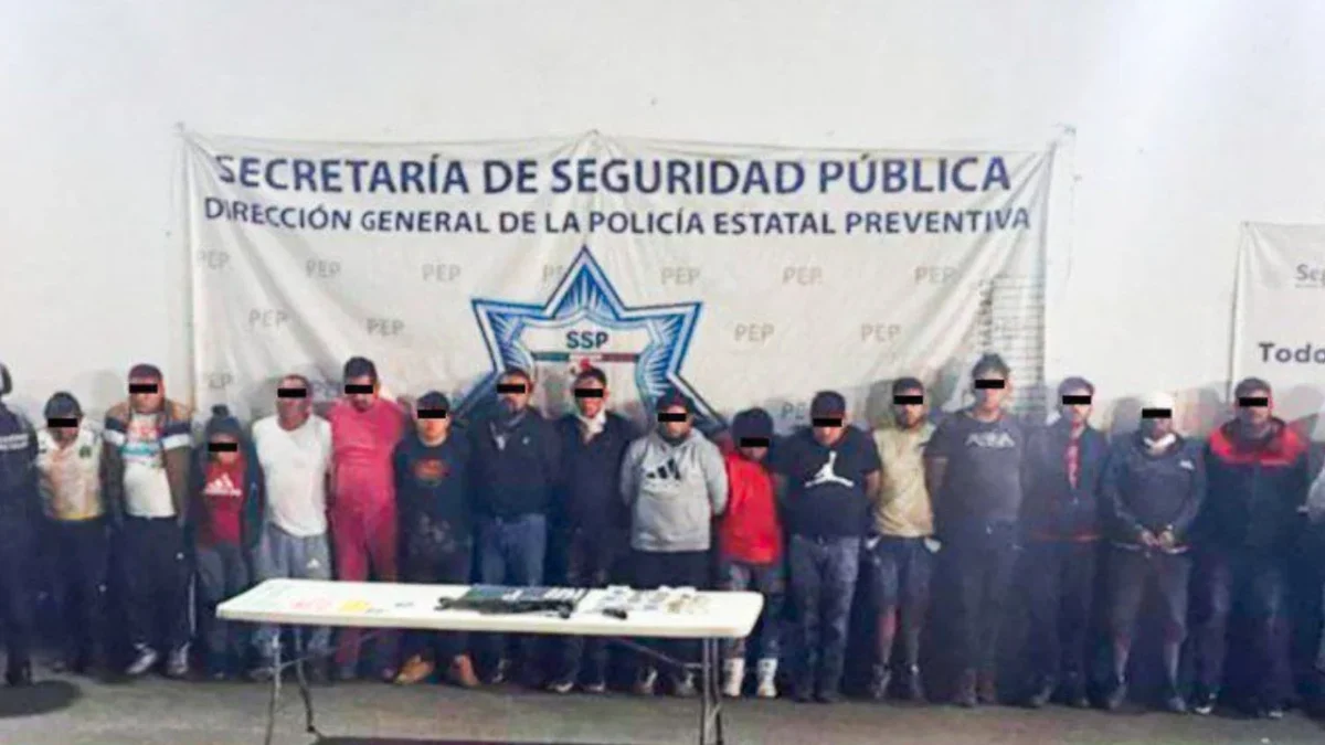 Efectivos de la Marina y de seguridad estatal detuvieron a 16 integrantes presuntamente de la Familia Michoacana dedicados al cobro de piso.