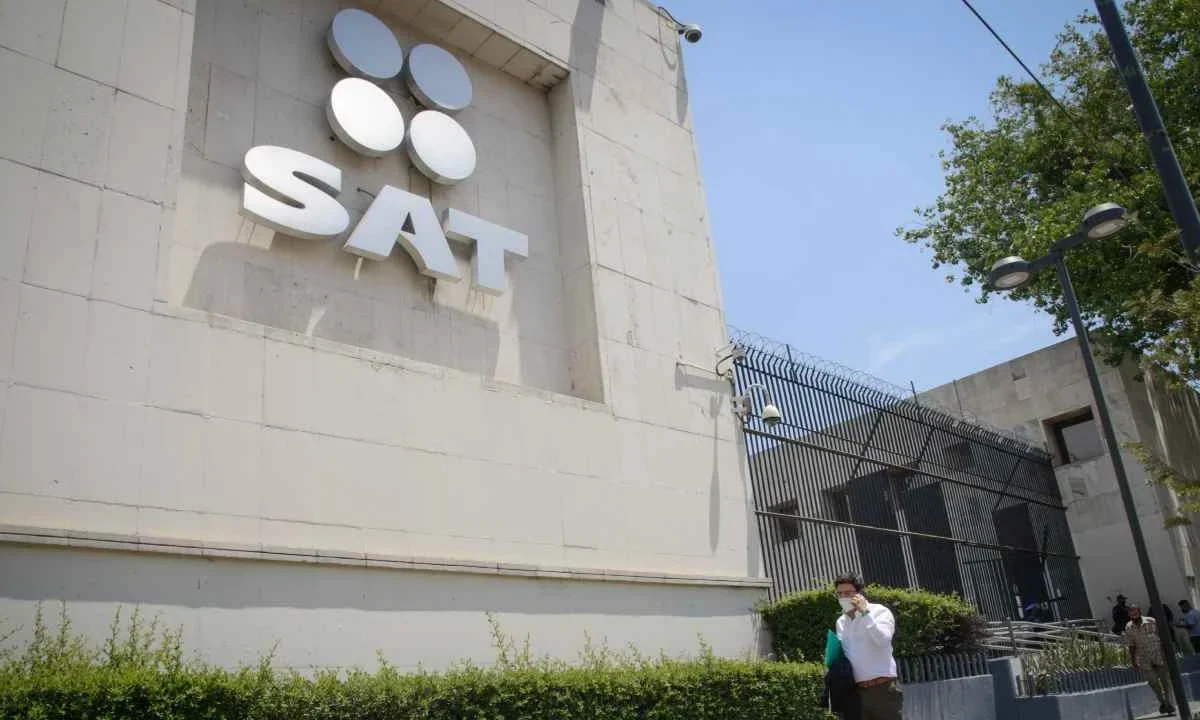 El SAT precisó sobre la revocación de autorizaciones a varias donatarias, que no cuentan con su documentación en regla.
