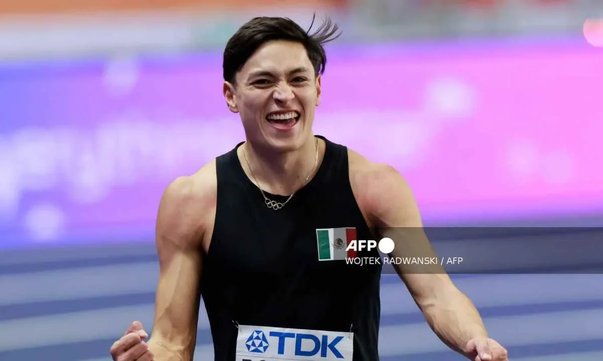 El mexicano Erick Portillo gana medalla de plata en salto de altura durante el Mundial Indoor 2026.