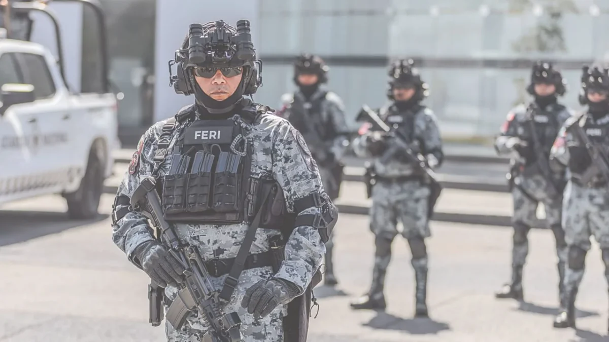 El adiestramiento de la élite de la Guardia Nacional incluye simuladores y ejercicios tácticos, así como el uso de armas.