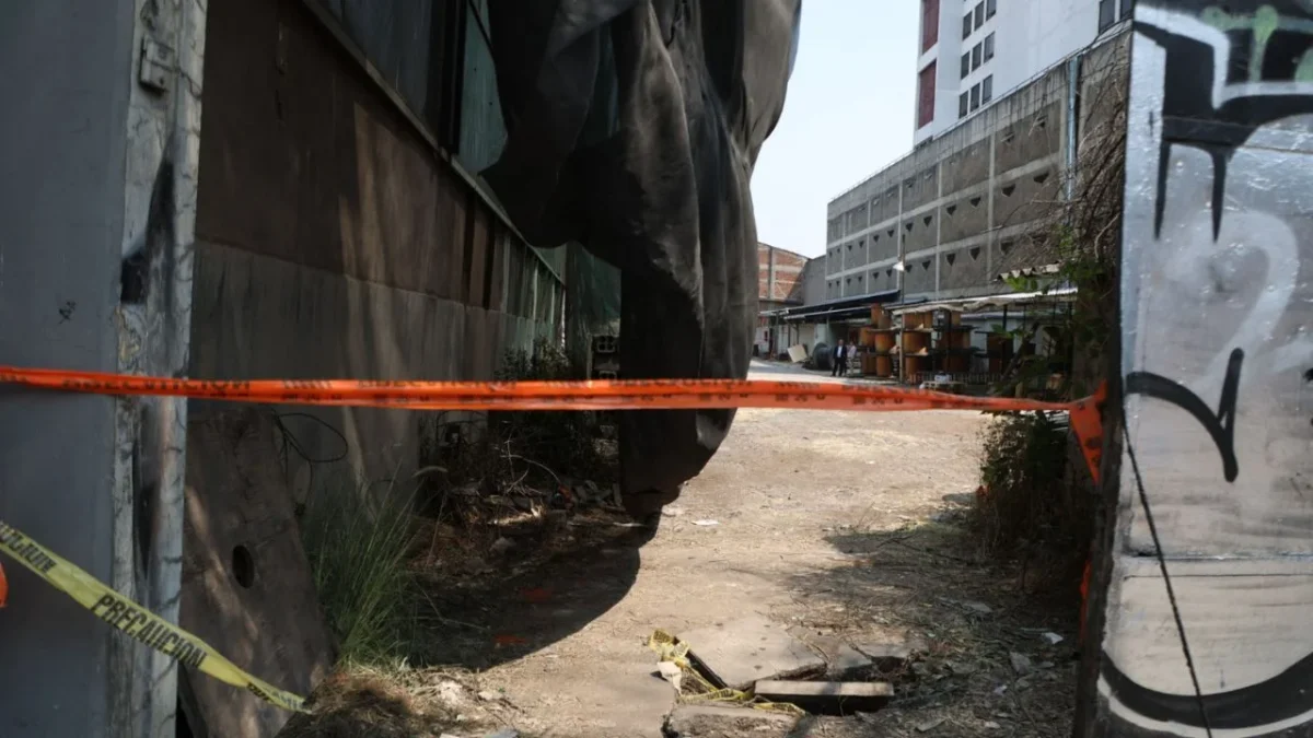 Situación. Las actividades en San Antonio Abad 124 están suspendidas; en la zona prevalece el hermetismo por el percance.