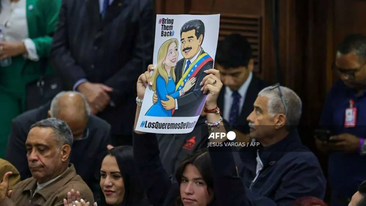 Se desconoce si Nicolás Maduro dictó el mensaje a su equipo o aprobó su contenido, pero finaliza con su firma y la de su esposa. 