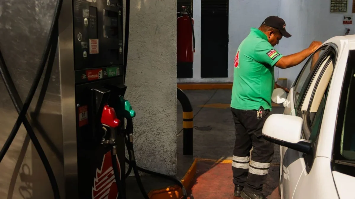 El Gobierno de México informó que pactó con las empresas del sector gasolinero topar el precio del diésel para los próximos días.