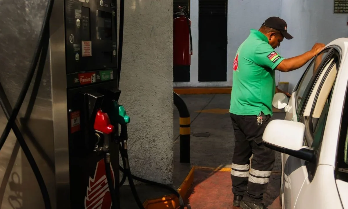 El Gobierno de México informó que pactó con las empresas del sector gasolinero topar el precio del diésel para los próximos días.