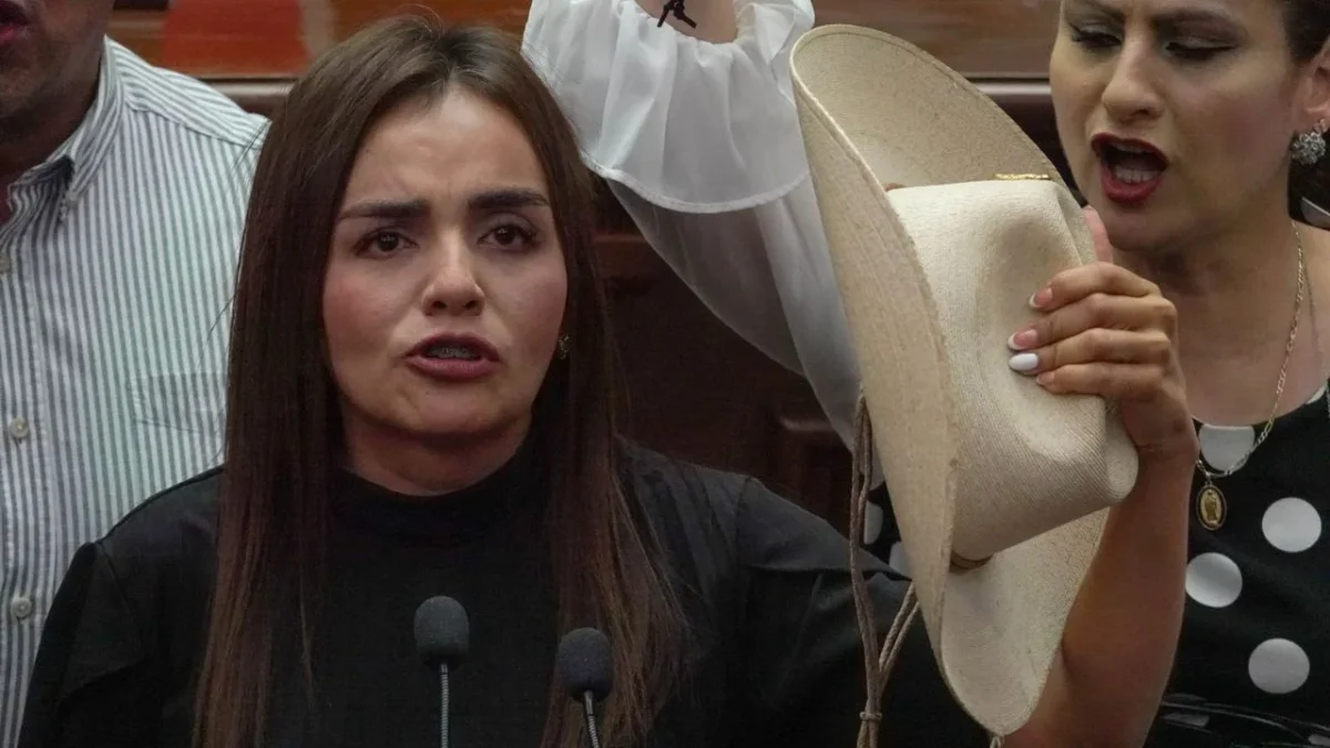 La alcaldesa de Uruapan, Grecia Quiroz, asistió a Palacio Nacional a la reunión que convocó la presidenta Claudia Sheinbaum.