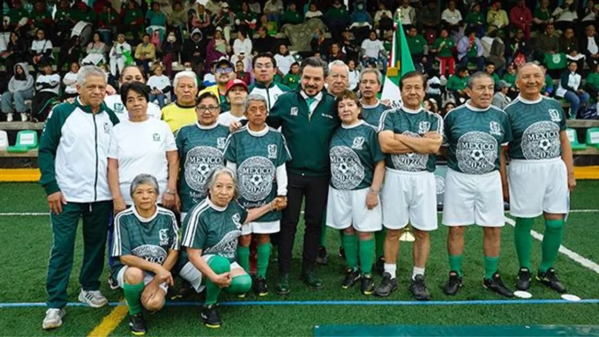 El IMSS realizó el arranque de Futbol sin correr, modalidad diseñada como alternativa segura de actividad física para adultos mayores.