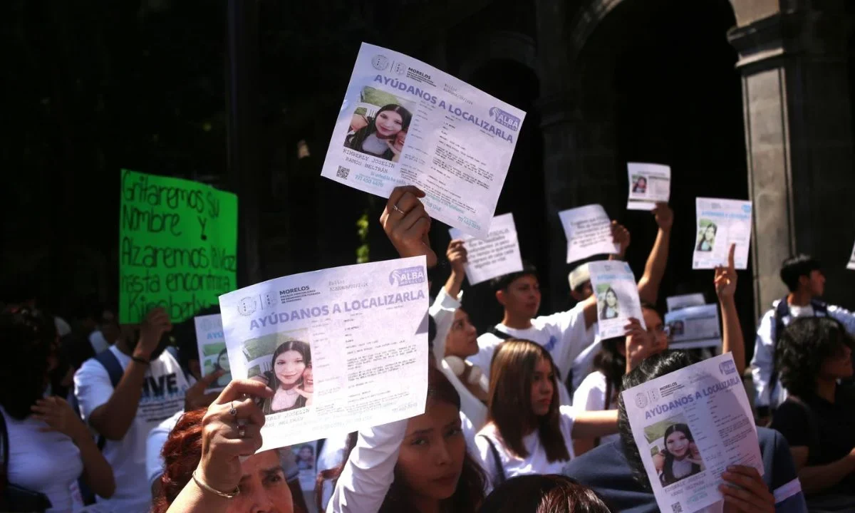 Más de 3 mil integrantes de la UAEM marcharon por las principales calles de la capital de Morelos para exigir justicia por Kimberly Ramos.