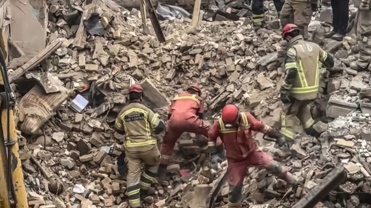 Irán advirtió que continuará con la guerra y llevarla 'tan lejos como sea necesario', EU presiona para reabrir estrecho de Ormuz.