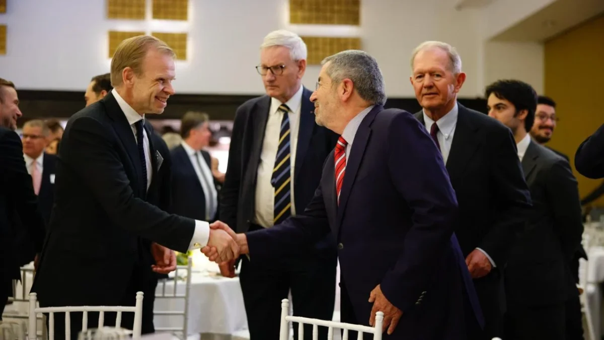 El canciller Juan Ramón de la Fuente dio la bienvenida a México a más de 80 directores y directoras ejecutivas de empresas nórdicas.
