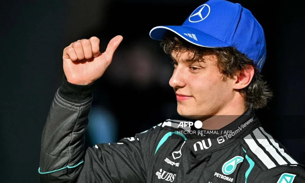 El italiano Kimi Antonelli, de Mercedes, logró la pole position del GP de China.