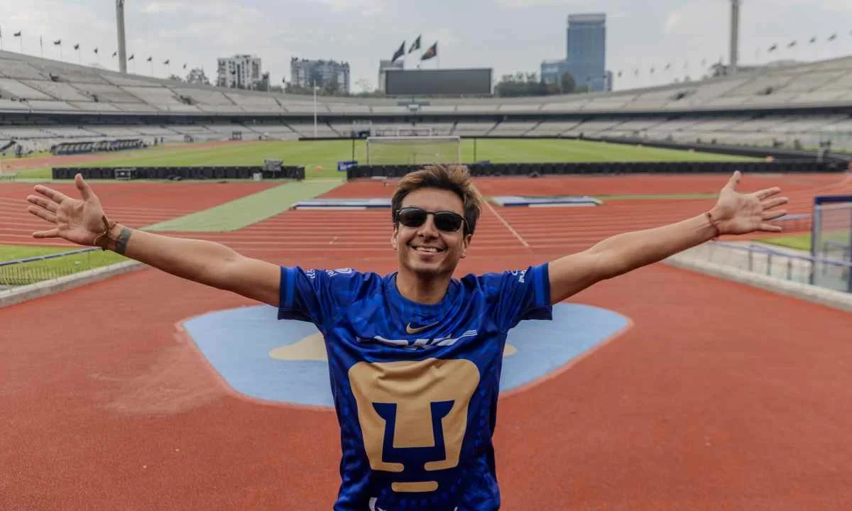 El foco mediático se ha posado en Raúl Robin Morales tras ser el ganador de la convocatoria para crear a Goya, la mascota de Pumas Femenil.