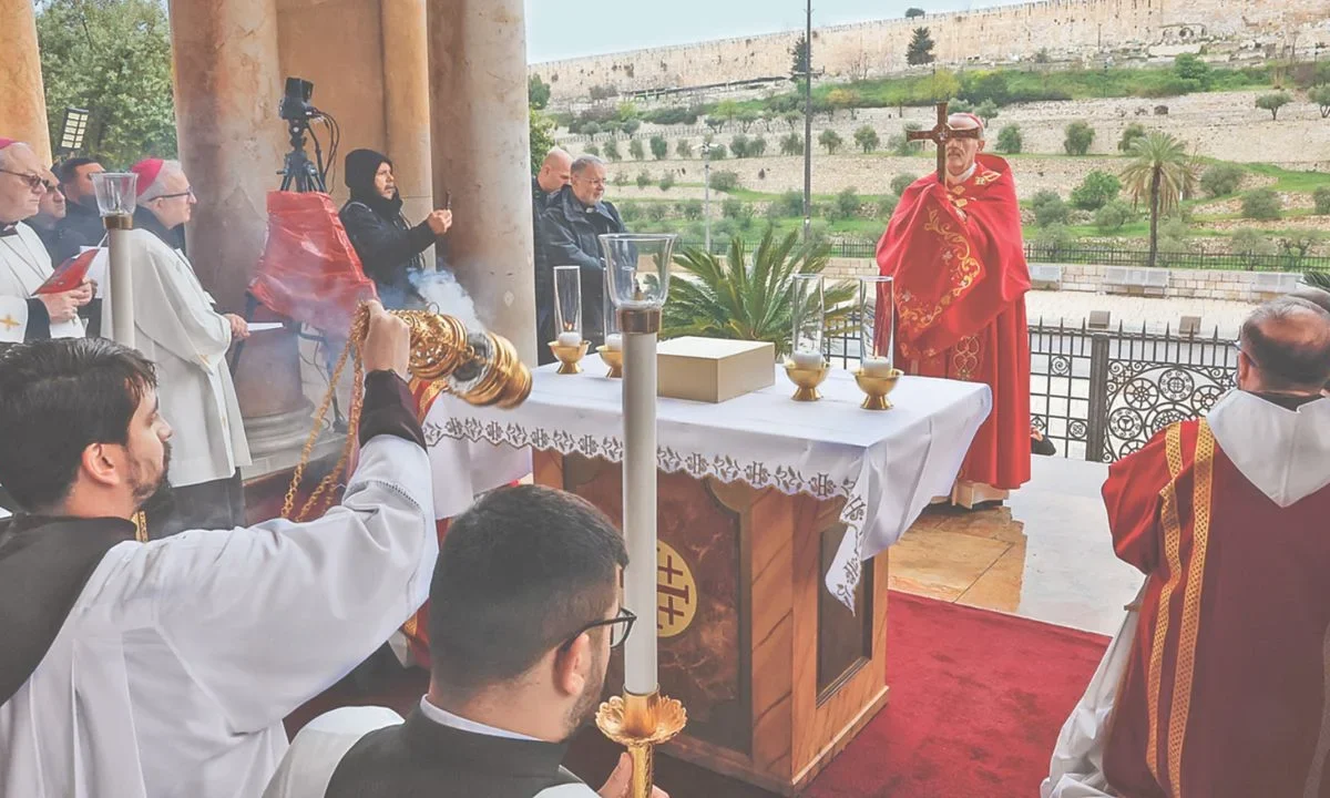 Judíos, cristianos y musulmanes enfrentan restricciones simultáneas en sus principales santuarios en Jerusalén.