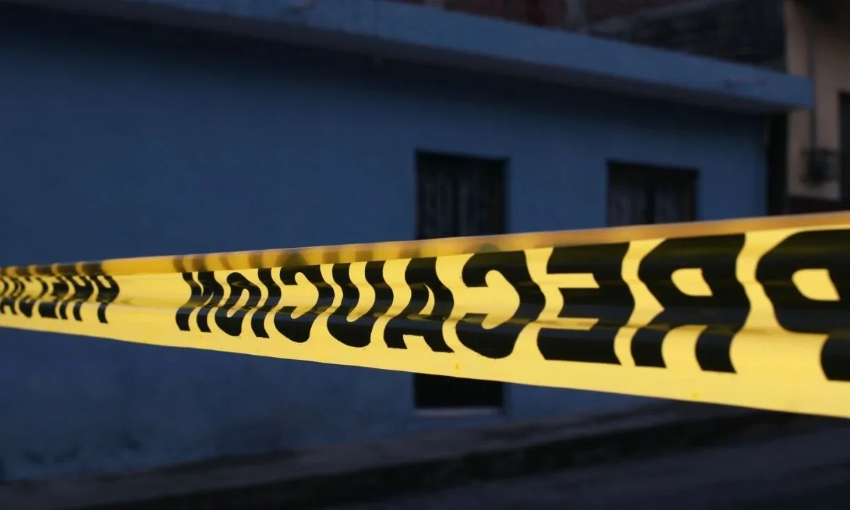 La FGE de Tabasco precisó que se realizó una orden de cateo en la que se halló un lugar de inhumación ilegal y restos que ya se analizan.