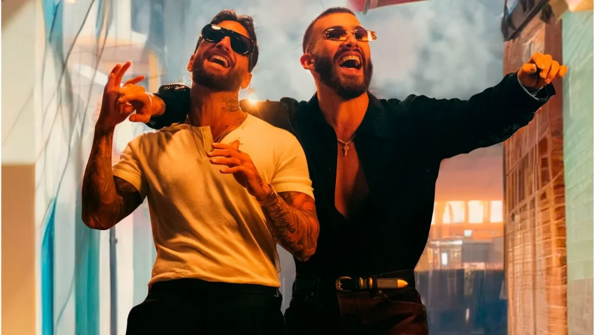 Manuel Turizo y Maluma unen su talento para el tema Apambichao, que lo han definido como un homenaje a su tierra natal, Colombia.