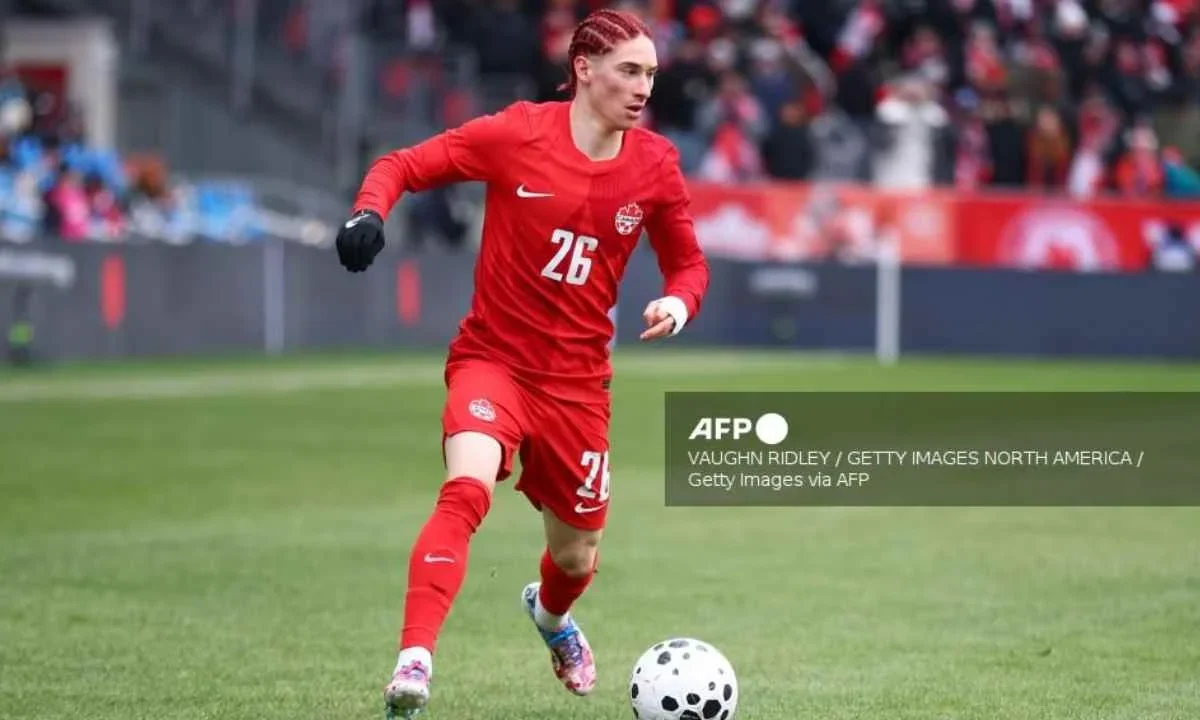 El mexico-canadinense, Marcelo Flores, debutó con la Selección de Canadá en un partido amistoso ante Islandia.