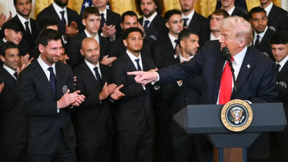 El presidente estadounidense Trump recibió en la Casa Blanca a Messi y al Inter Miami, comparó al astro argentino con Cristiano Ronaldo.