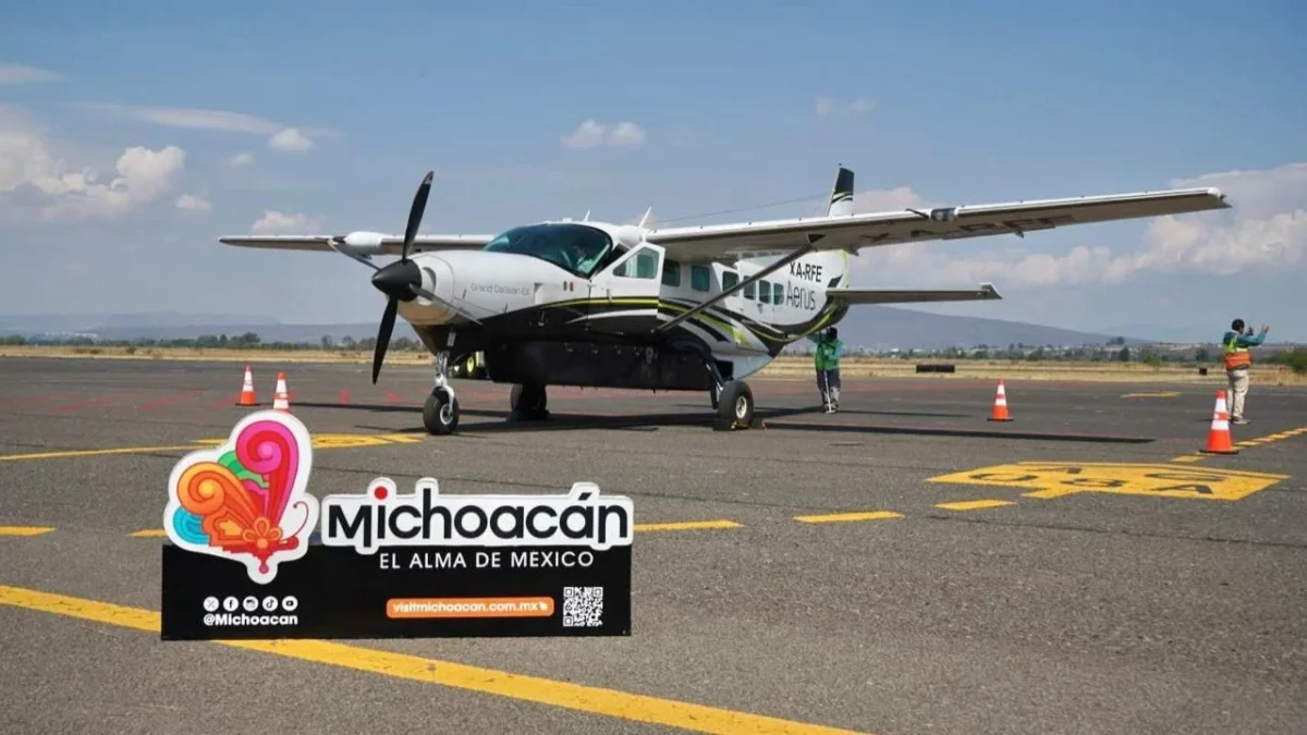 El vuelo de Aerus que conecta el AIFA con Uruapan tiene un costo de mil 700 pesos y seis vuelos a la semana para mejorar la conectividad.
