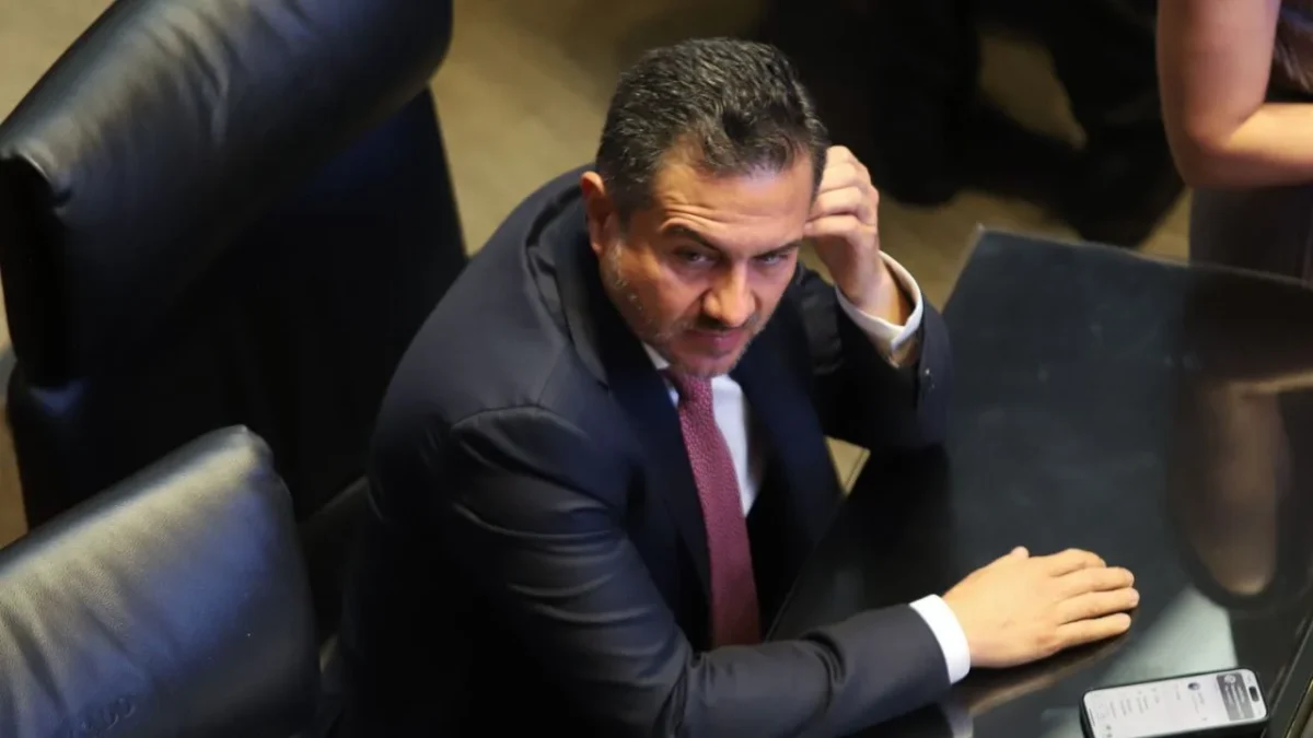 El senador de Morena, Miguel Ángel Yunes Márquez, comunicó que solicitó licencia desde este lunes a su escaño en el Senado.