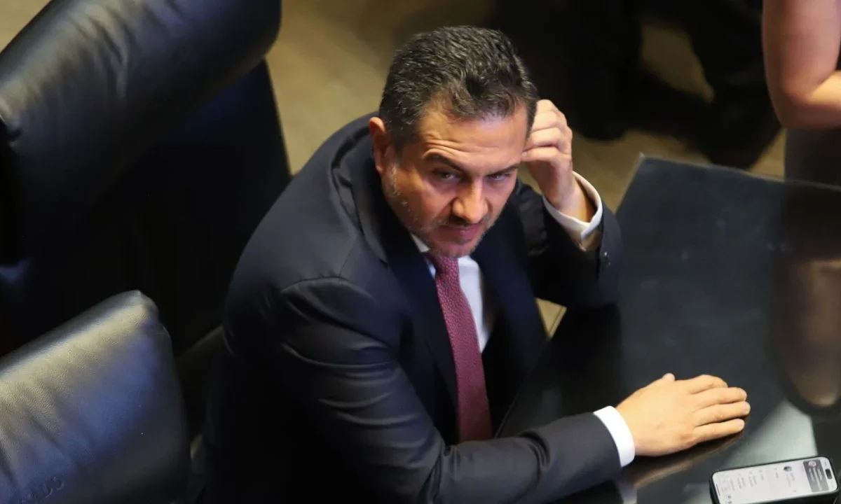 El senador de Morena, Miguel Ángel Yunes Márquez, comunicó que solicitó licencia desde este lunes a su escaño en el Senado.