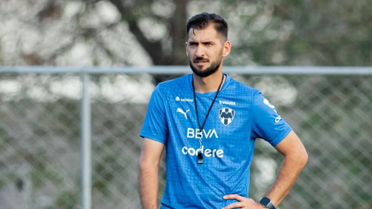 Nicolás Sánchez toma las riendas de Rayados tras la salida de Torrent