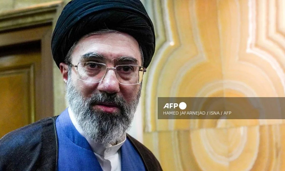 Nuevo líder de Irán llama a mantener cerrado el estrecho de Ormuz