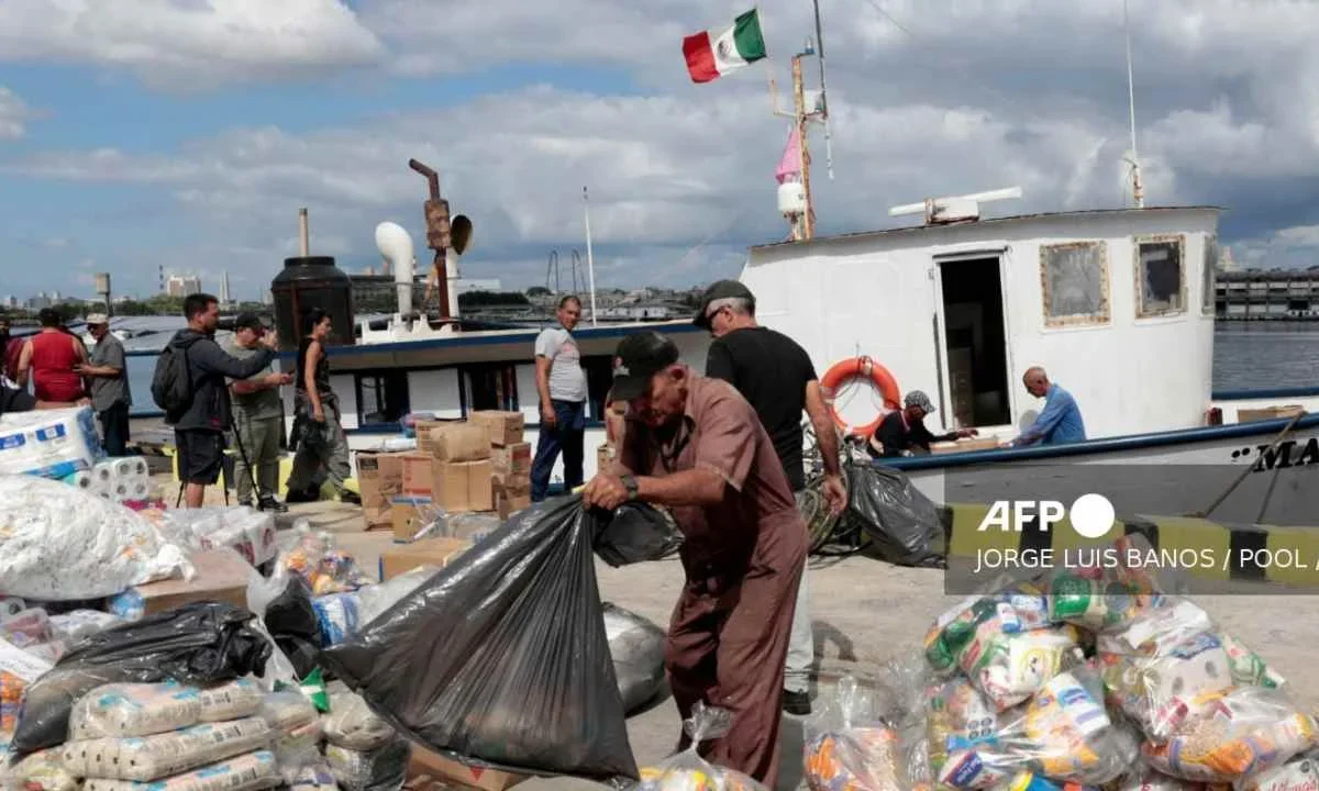 El paradero de veleros que partieron de México con ayuda humanitaria a Cuba continúa incierto.