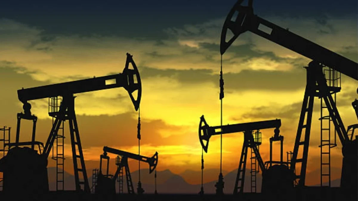 Buques petroleros transitan por el estrecho de Ormuz, una vía clave del comercio energético mundial cuyo bloqueo amenaza con agravar la crisis energética en Europa.