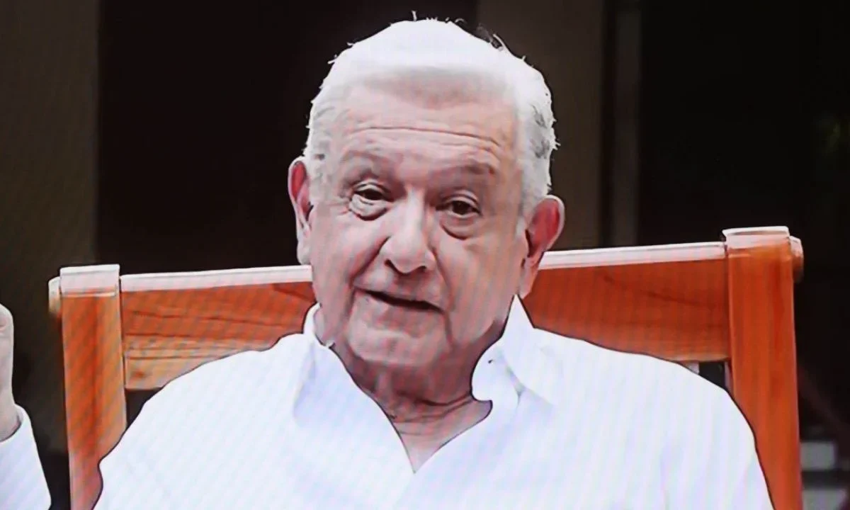 El expresidente AMLO salió de su retiro para pedir que los mexicanos donen recursos monetarios a Cuba a través de transferencias bancarias.