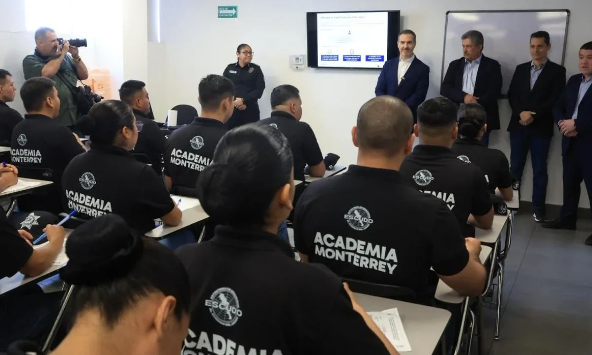 El curso para la Policía de Monterrey lo impartió agencias del Departamento de Estado y de Seguridad estadounidense.