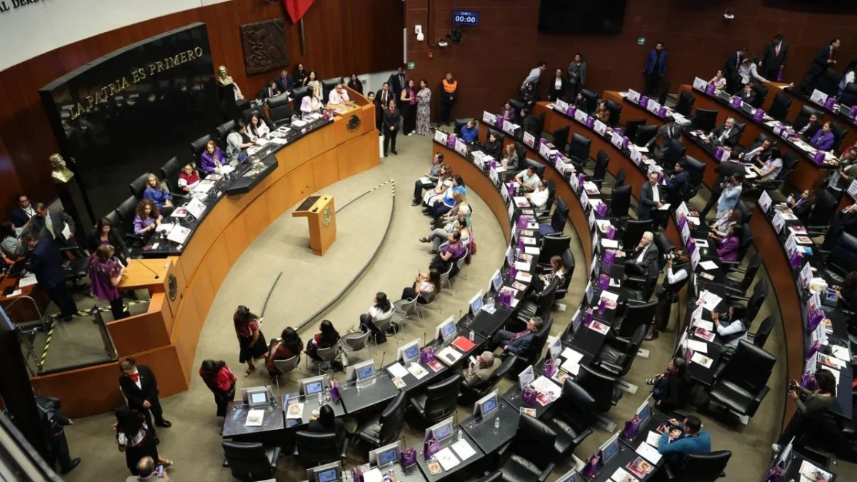 Presidentes de las comisiones de Puntos Constitucionales anunciaron que el dictamen del Plan B en materia electoral se pospone.